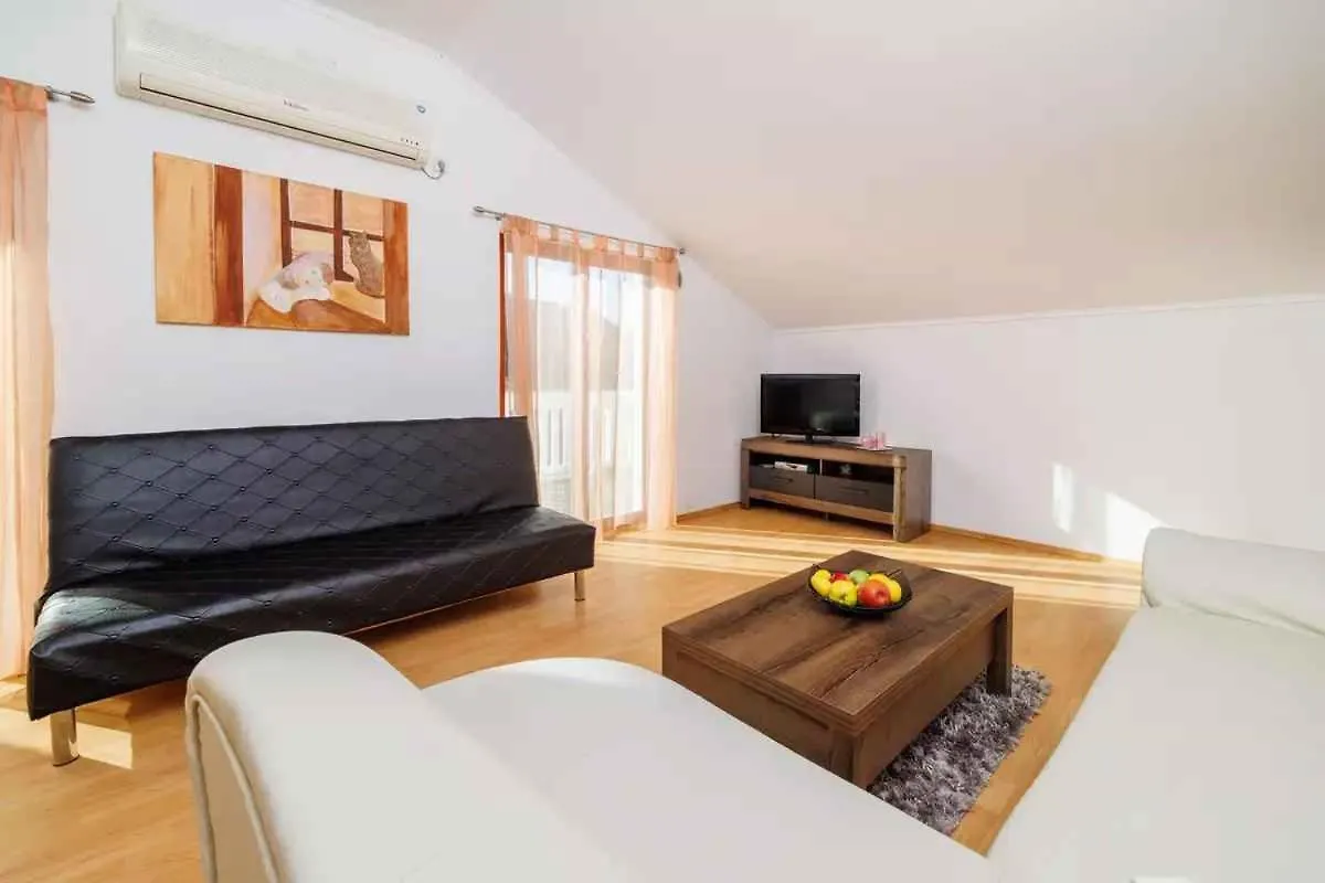 Apartment In Grizane 47579 Grizane-Belgrad