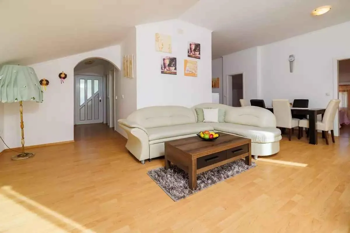 Apartment In Grizane 47579 Croatia