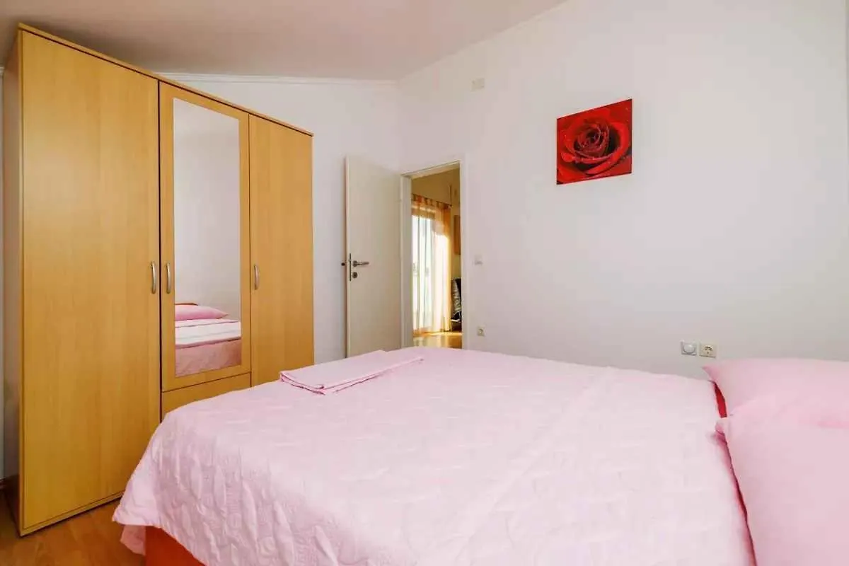 Apartment In Grizane 47579 Croatia