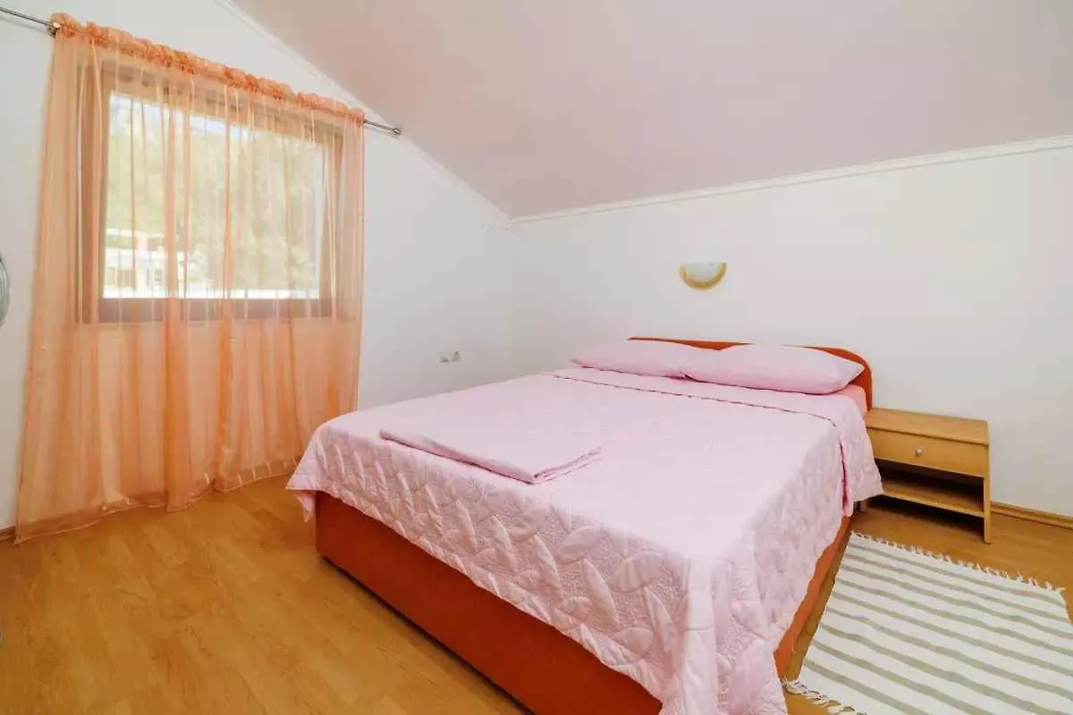 Apartment In Grizane 47579